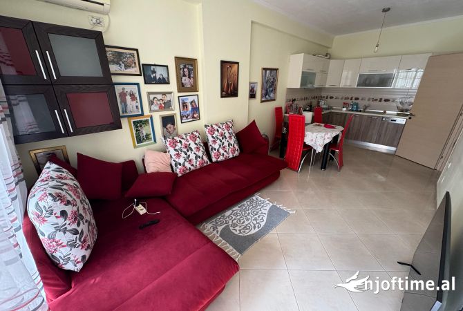 Shtepi ne shitje Apartament ne Tirane, 1+1, Mobilimi E mobiluar, Pagesa 90,000  Euro.