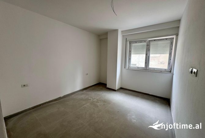 Shtepi me qera Apartament ne Tirane, 1+1, Mobilimi Bosh, pa mobiluar, Pagesa 600  Euro.