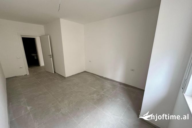 Shtepi me qera Apartament ne Tirane, 1+1, Mobilimi Bosh, pa mobiluar, Pagesa 600  Euro.