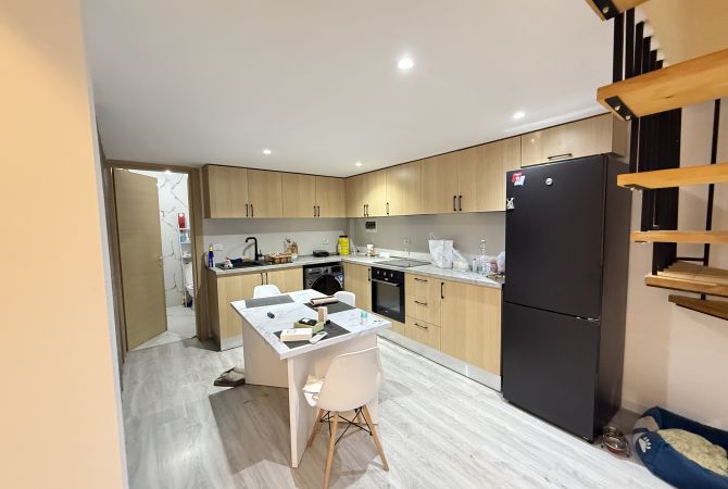 Shtepi me qera Apartament ne Tirane, 2+1, Mobilimi E mobiluar, Pagesa 700  Euro.