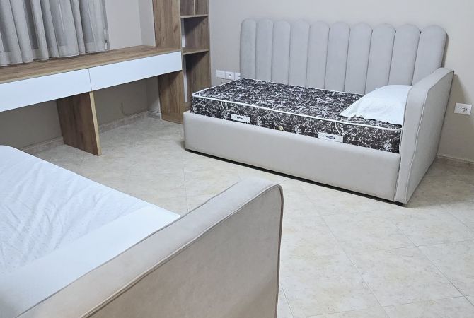 Shtepi me qera Apartament ne Tirane, 3+1, Mobilimi E mobiluar, Pagesa 1,100  Euro.