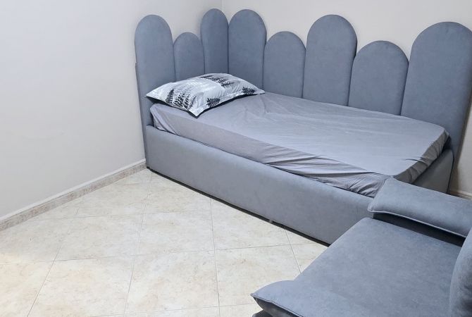 Shtepi me qera Apartament ne Tirane, 3+1, Mobilimi E mobiluar, Pagesa 1,100  Euro.