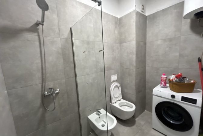 Shtepi me qera Apartament ne Tirane, 2+1, Mobilimi E mobiluar, Pagesa 670  Euro.