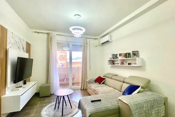 Qera Apartament 1+1 tek Golden Park