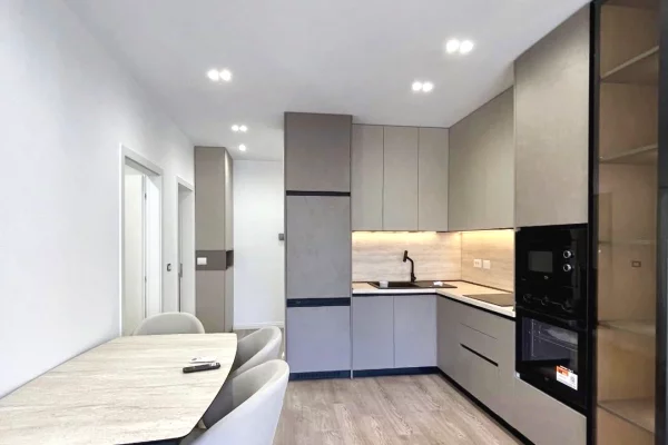 Shtepi me qera Apartament ne Tirane, 2+1, Mobilimi E mobiluar, Pagesa 900  Euro.