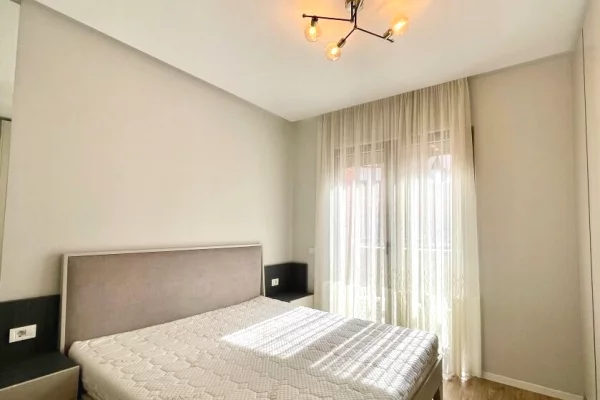 Shtepi me qera Apartament ne Tirane, 1+1, Mobilimi E mobiluar, Pagesa 80,000  Leke.