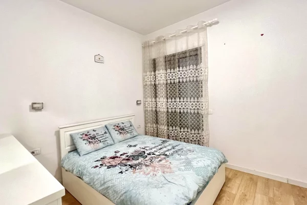 Shtepi me qera Apartament ne Tirane, 2+1, Mobilimi E mobiluar, Pagesa 120,000  Leke.