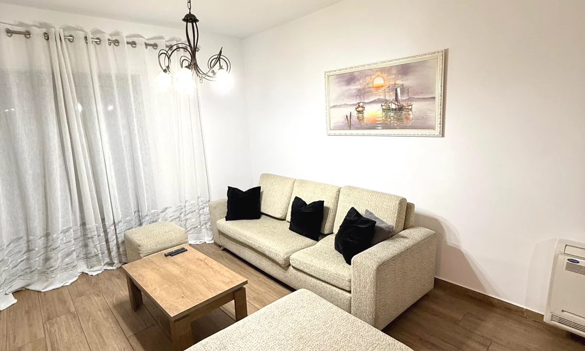 Shtepi me qera Apartament ne Tirane, 2+1, Mobilimi E mobiluar, Pagesa 1,000  Euro.