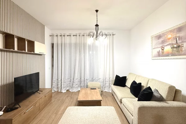 Shtepi me qera Apartament ne Tirane, 2+1, Mobilimi E mobiluar, Pagesa 1,000  Euro.