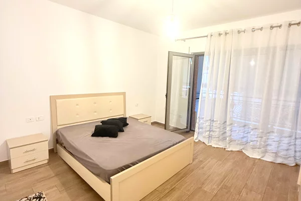 Shtepi me qera Apartament ne Tirane, 2+1, Mobilimi E mobiluar, Pagesa 1,000  Euro.