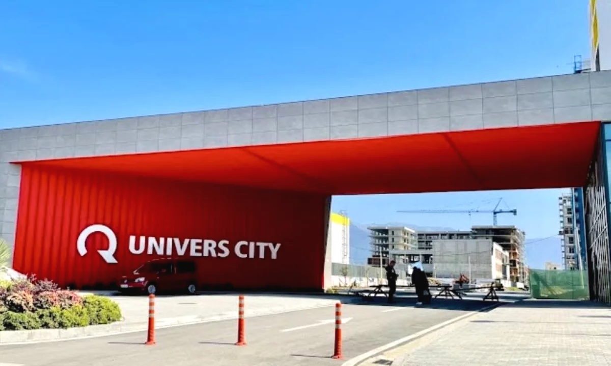 Shtepi ne shitje Apartament ne Tirane, 2+1, Mobilimi Bosh, pa mobiluar, Pagesa 130,800  Euro.