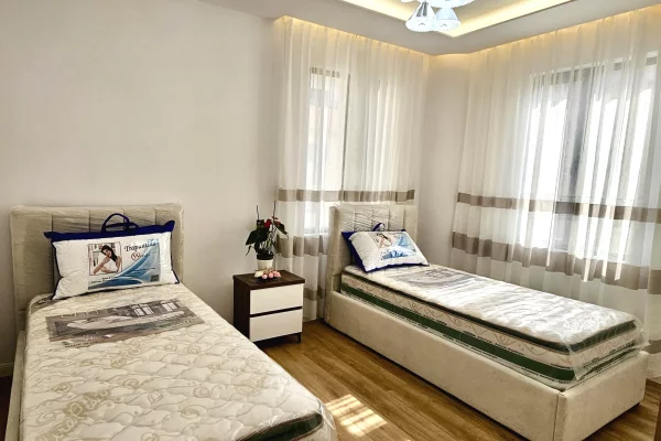 Shtepi ne shitje Apartament ne Tirane, 2+1, Mobilimi E mobiluar, Pagesa 265,000  Euro.