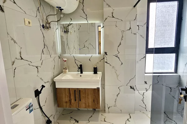 Shtepi ne shitje Apartament ne Tirane, 2+1, Mobilimi E mobiluar, Pagesa 265,000  Euro.