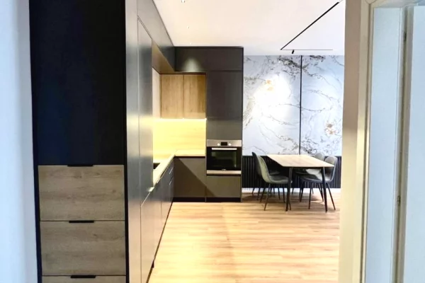 Shtepi ne shitje Apartament ne Tirane, 1+1, Mobilimi E mobiluar, Pagesa 180,000  Euro.