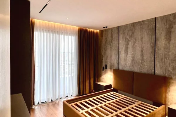 Shtepi ne shitje Apartament ne Tirane, 1+1, Mobilimi E mobiluar, Pagesa 180,000  Euro.