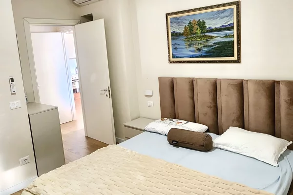 Shtepi me qera Apartament ne Tirane, 2+1, Mobilimi E mobiluar, Pagesa 1,100  Euro.