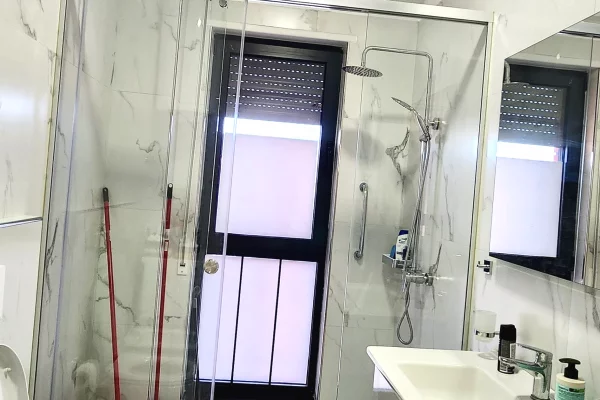 Shtepi me qera Apartament ne Tirane, 2+1, Mobilimi E mobiluar, Pagesa 1,100  Euro.