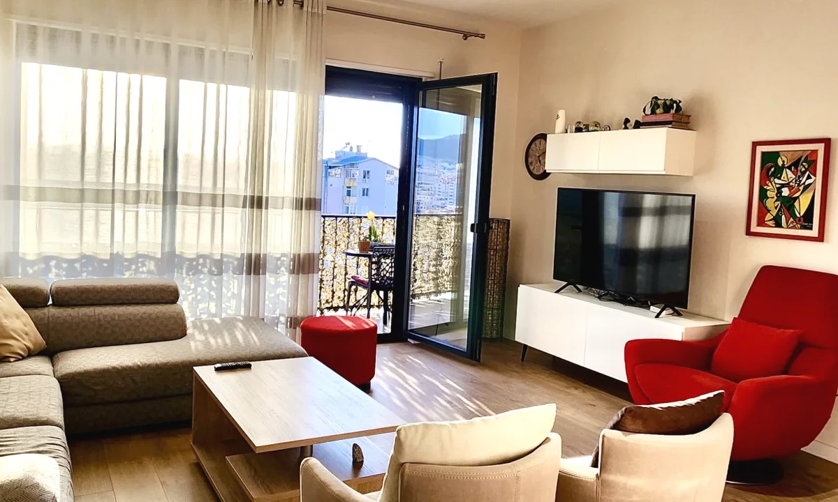 Shtepi me qera Apartament ne Tirane, 2+1, Mobilimi E mobiluar, Pagesa 1,100  Euro.