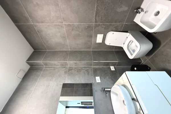 Shtepi me qera Apartament ne Tirane, 2+1, Mobilimi E mobiluar, Pagesa 1,300  Euro.