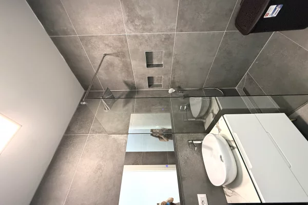 Shtepi me qera Apartament ne Tirane, 2+1, Mobilimi E mobiluar, Pagesa 1,300  Euro.