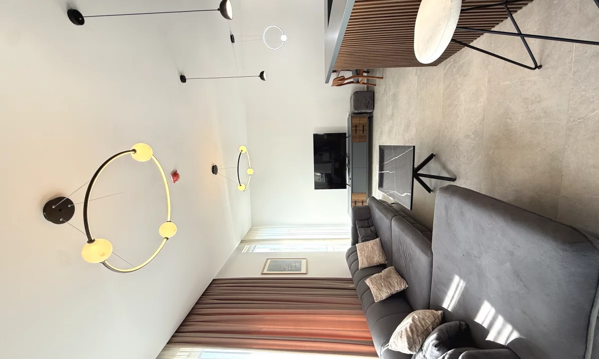Shtepi me qera Apartament ne Tirane, 2+1, Mobilimi E mobiluar, Pagesa 1,300  Euro.