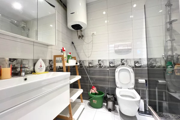 Shtepi me qera Apartament ne Tirane, 1+1, Mobilimi E mobiluar, Pagesa 900  Euro.