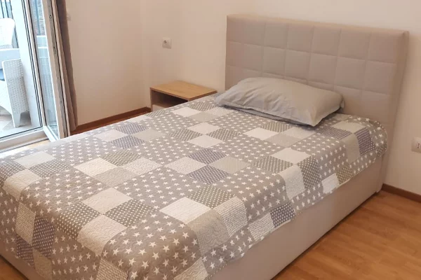 Shtepi me qera Apartament ne Tirane, 2+1, Mobilimi E mobiluar, Pagesa 1,100  Euro.