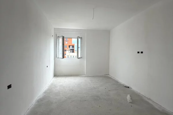 Shtepi ne shitje Apartament ne Tirane, 1+1, Mobilimi Bosh, pa mobiluar, Pagesa 9,500,000  Leke.