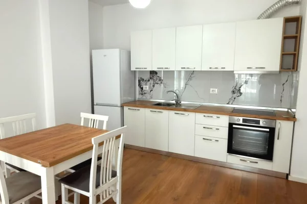 Shtepi me qera Apartament ne Tirane, 2+1, Mobilimi E mobiluar, Pagesa 80,000  Leke.