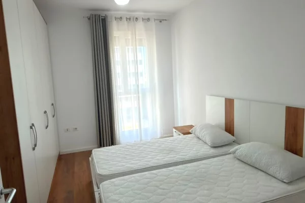 Shtepi me qera Apartament ne Tirane, 2+1, Mobilimi E mobiluar, Pagesa 80,000  Leke.
