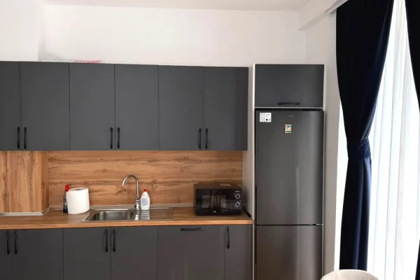 Shtepi me qera Apartament ne Tirane, 2+1, Mobilimi E mobiluar, Pagesa 55,000  Leke.