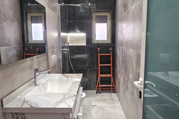 Shtepi me qera Apartament ne Tirane, 1+1, Mobilimi E mobiluar, Pagesa 50,000  Leke.