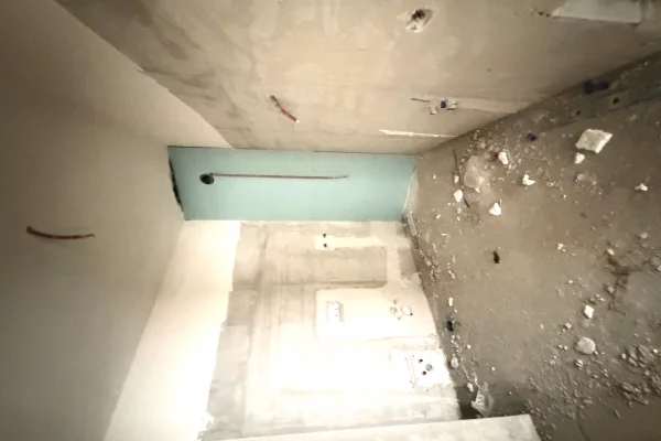 Shtepi ne shitje Apartament ne Tirane, 2+1, Mobilimi Bosh, pa mobiluar, Pagesa 14,158,800  Leke.