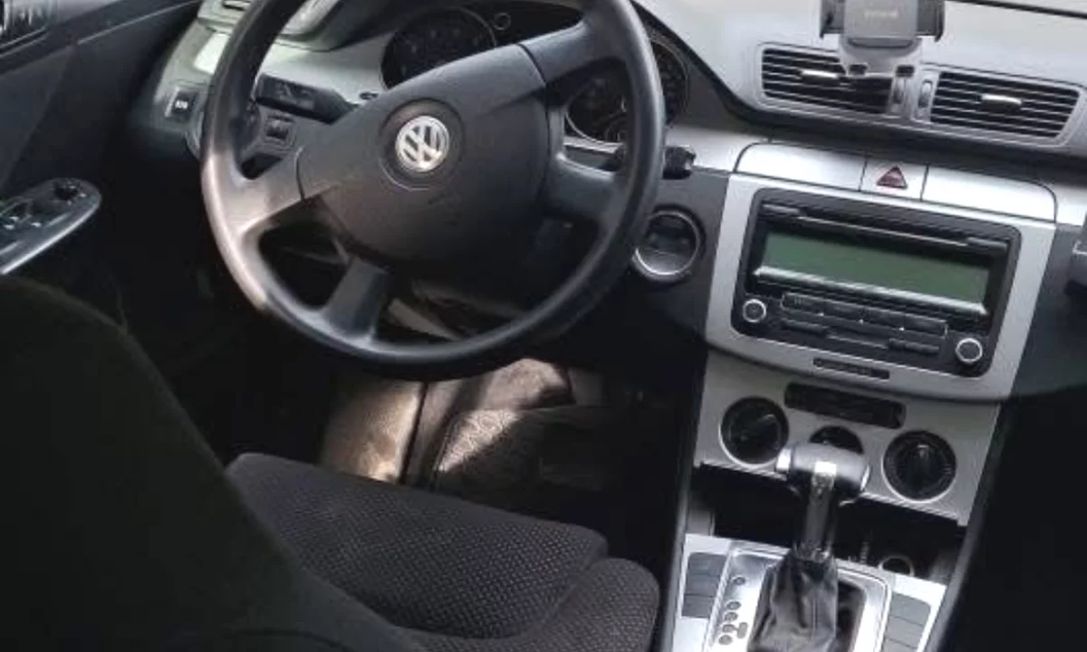Auto in Vendita a Tirana, Volkswagen, 2010 Benzine,Kambio Automatik Pagamento 3,700  Euro.