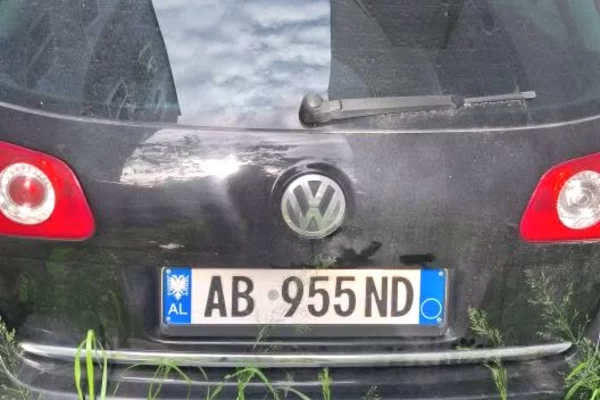 Auto in Vendita a Tirana, Volkswagen, 2010 Benzine,Kambio Automatik Pagamento 3,700  Euro.