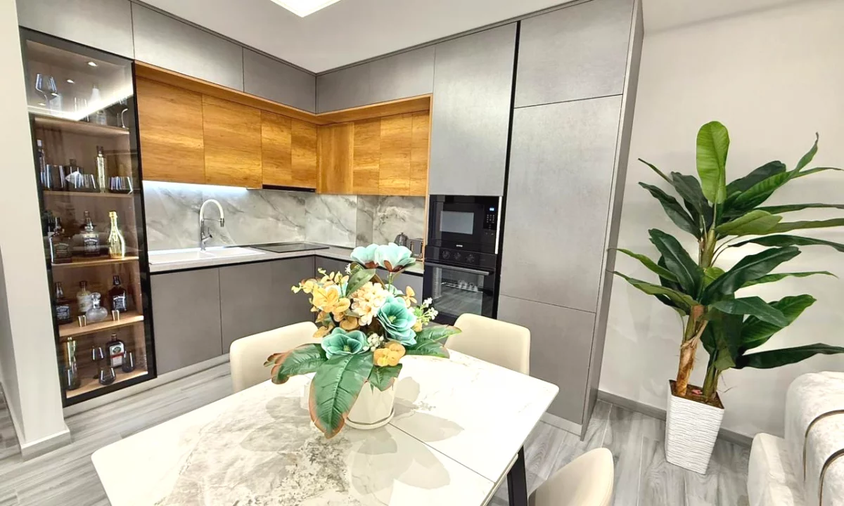 Shtepi me qera Apartament ne Tirane, 2+1, Mobilimi E mobiluar, Pagesa 650  Euro.