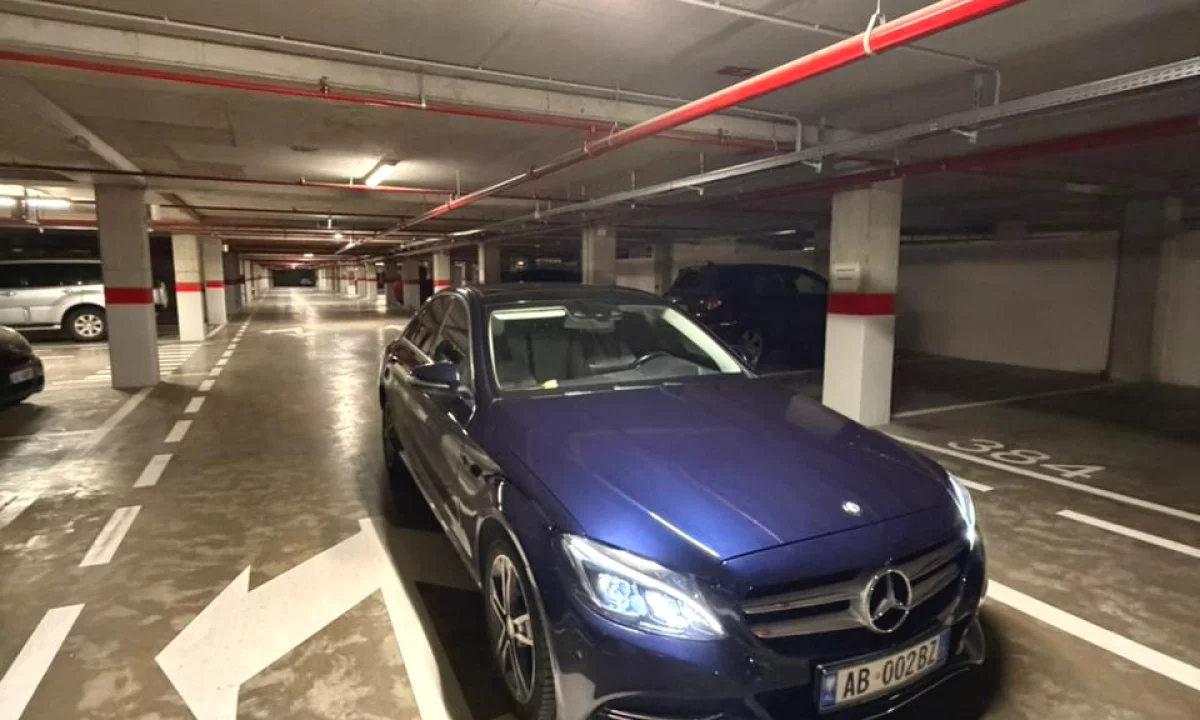 Auto in Vendita a Tirana, Mercedes-Benz, 2015 Diesel,Kambio Automatik Pagamento 17,000  Euro.