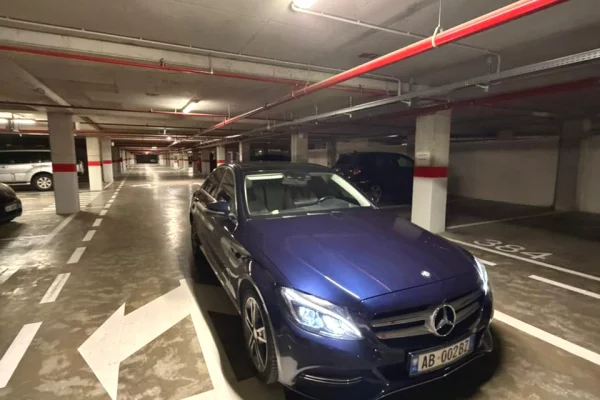 Auto in Vendita a Tirana - 17,000 Euro