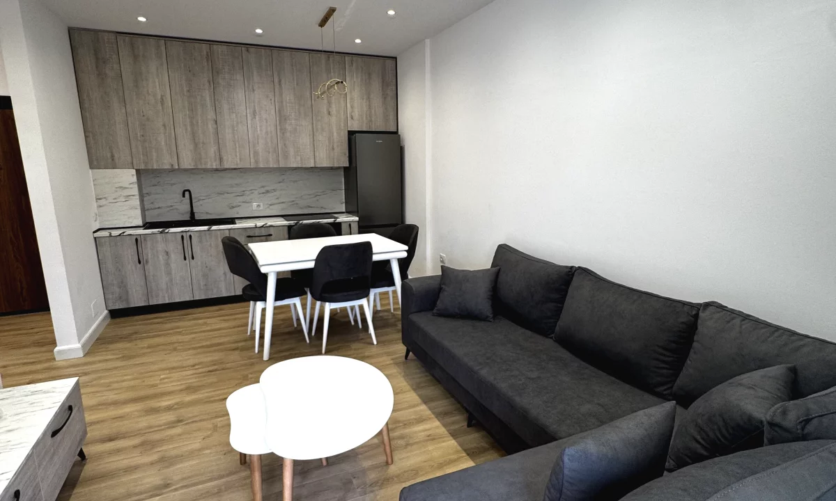 Appartamento in affitto a Tirana 1+1, Arredato