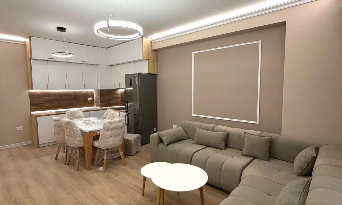 Shtepi me qera Apartament ne Tirane, 1+1, Mobilimi E mobiluar, Pagesa 500  Euro.