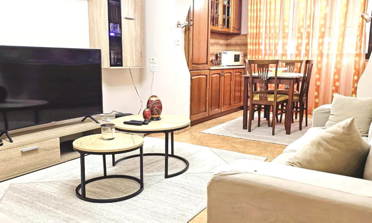 Shtepi me qera Apartament ne Tirane, 2+1, Mobilimi E mobiluar, Pagesa 700  Euro.