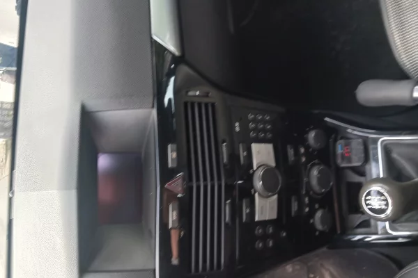 Auto in Vendita a Berat, Opel, 2007 Diesel,Kambio Manual Pagamento 2,500  Euro.