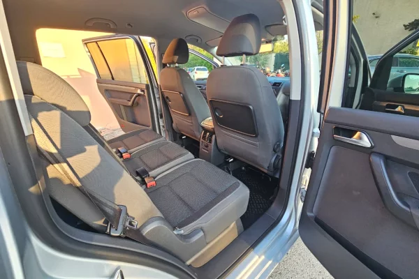 Auto in Vendita a Fier, Volkswagen, 2011 Diesel,Kambio Automatik Pagamento 7,000  Euro.