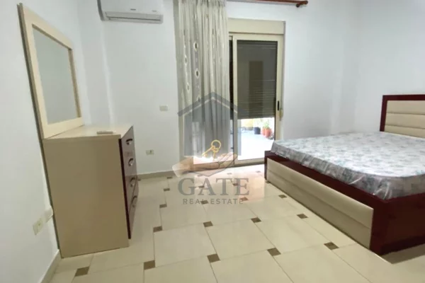 Shtepi me qera Apartament ne Durres, 3+1, Mobilimi E mobiluar, Pagesa 480  Euro.