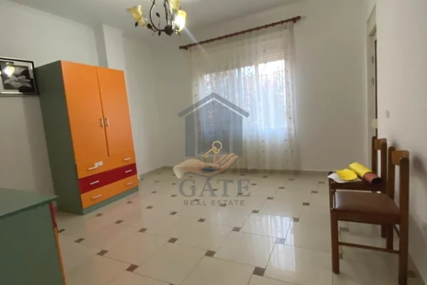 Shtepi me qera Apartament ne Durres, 3+1, Mobilimi E mobiluar, Pagesa 480  Euro.