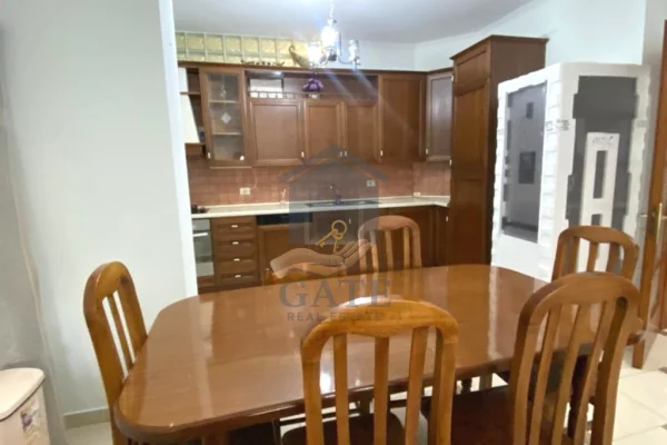 Shtepi me qera Apartament ne Durres, 3+1, Mobilimi E mobiluar, Pagesa 480  Euro.