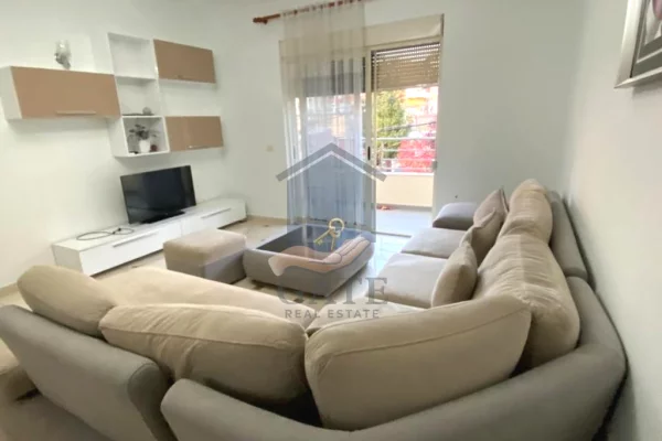 Shtepi me qera Apartament ne Durres, 3+1, Mobilimi E mobiluar, Pagesa 480  Euro.