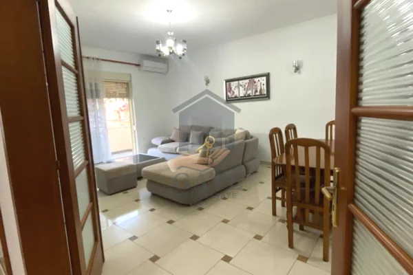 Shtepi me qera Apartament ne Durres, 3+1, Mobilimi E mobiluar, Pagesa 480  Euro.