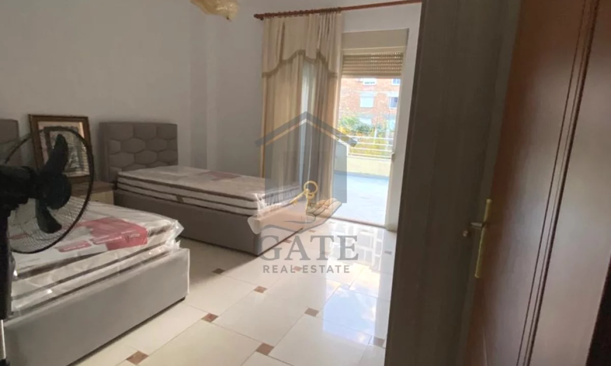 Shtepi me qera Apartament ne Durres, 3+1, Mobilimi E mobiluar, Pagesa 480  Euro.