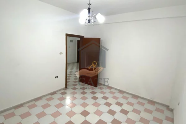 Appartamento in vendita a Durazzo 2+1, SemiArredato